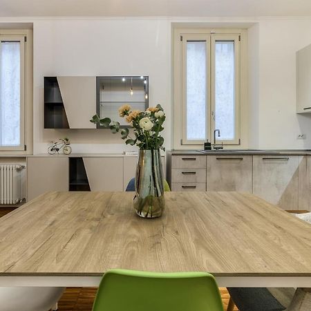 Beplace Apartments In Isola Милано Екстериор снимка
