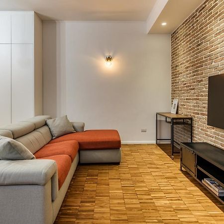 Beplace Apartments In Isola Милано Екстериор снимка