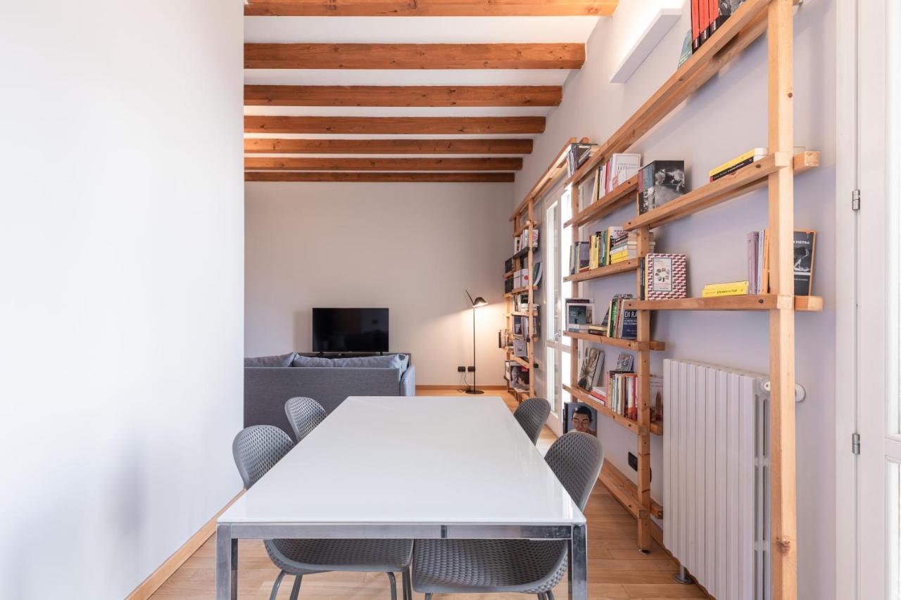 Beplace Apartments In Isola Милано Екстериор снимка