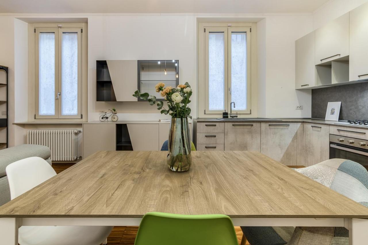 Beplace Apartments In Isola Милано Екстериор снимка