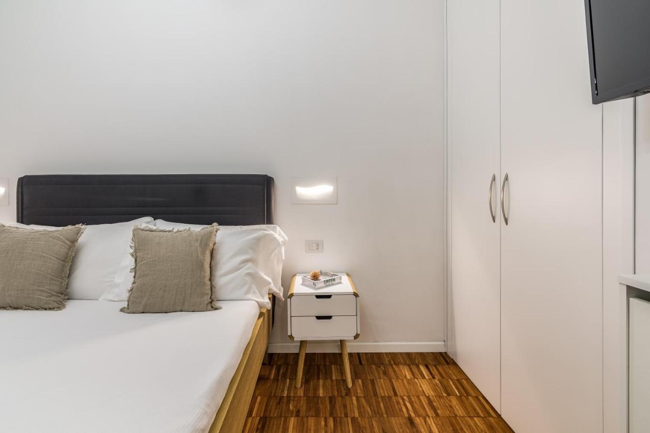 Beplace Apartments In Isola Милано Екстериор снимка