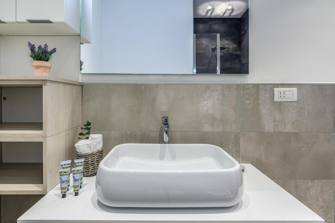 Beplace Apartments In Isola Милано Екстериор снимка