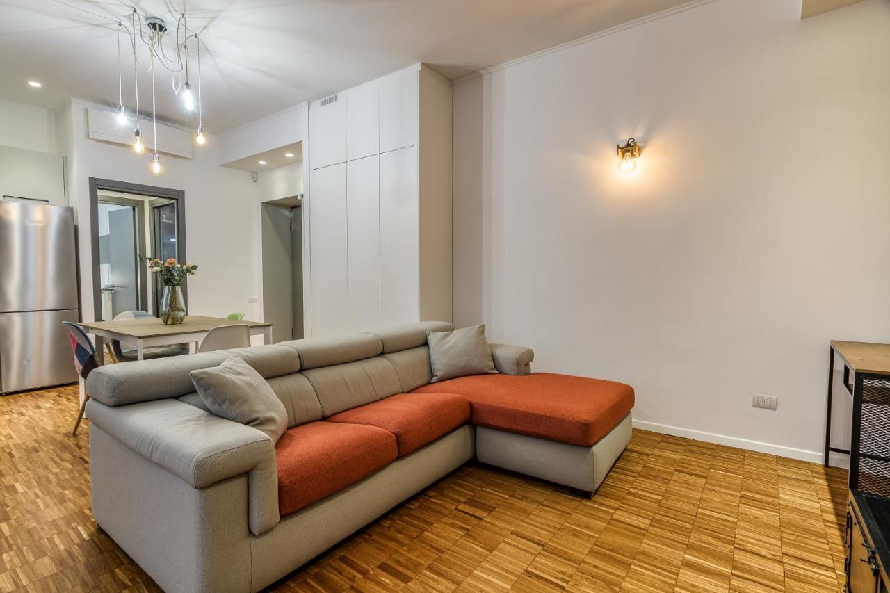 Beplace Apartments In Isola Милано Екстериор снимка